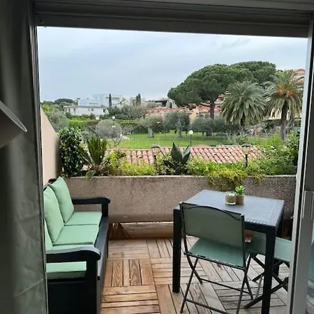 Blue Bay Home, Tennis, Piscine, Boulodrome Apartment *
